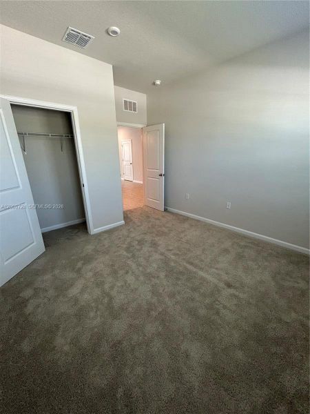 Spacious, unfurnished interior of a new home in Brooks Landing, Titusville (Image 9).