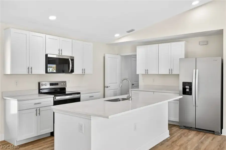 Furnished interior view inside a new home in Cape Coral, Cape Coral (Image 9).