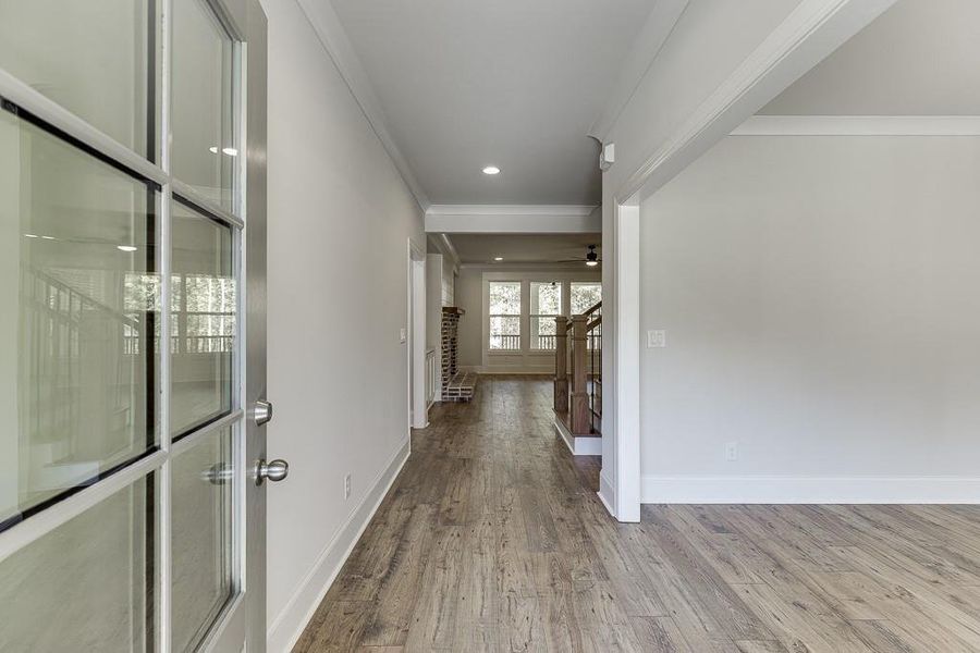 Spacious, unfurnished interior of a new home in , Bishop (Image 49).