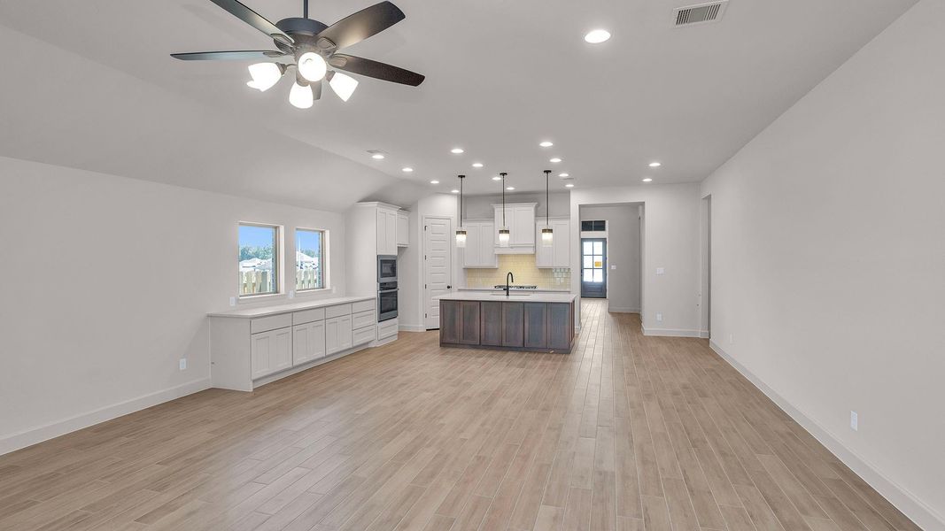 Spacious, unfurnished interior of a new home in COLTON, Todd Mission (Image 10).