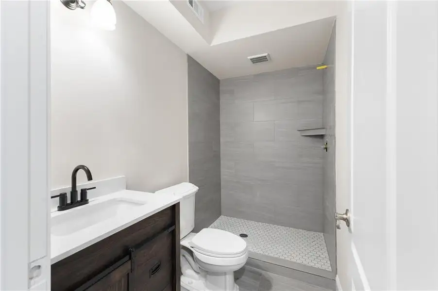 Furnished interior view inside a new home in , Lawrenceville (Image 5).