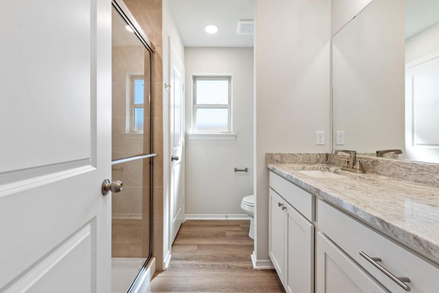 Furnished interior view inside a new home in , Navasota (Image 10).