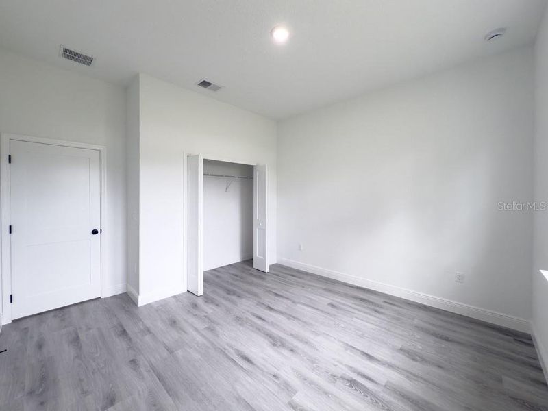 Spacious, unfurnished interior of a new home in , Ocala (Image 28).
