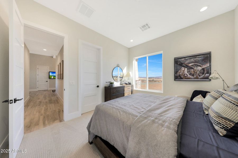 37 Bedroom 3 L B7-6 37 Bedroom 3 L B7-6