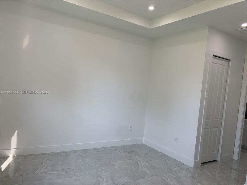 Spacious, unfurnished interior of a new home in , Lehigh Acres (Image 25).