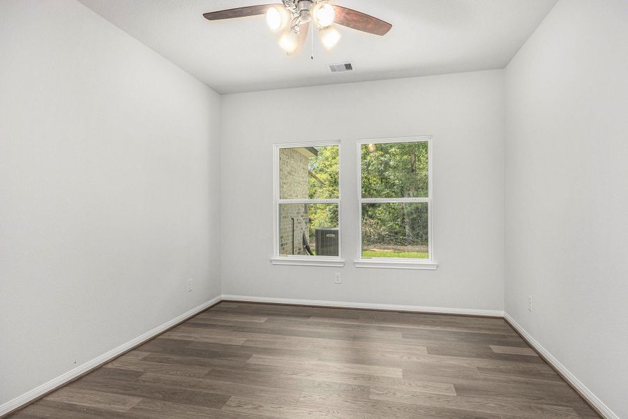 Spacious, unfurnished interior of a new home in Columbia Lakes, West Columbia (Image 14).