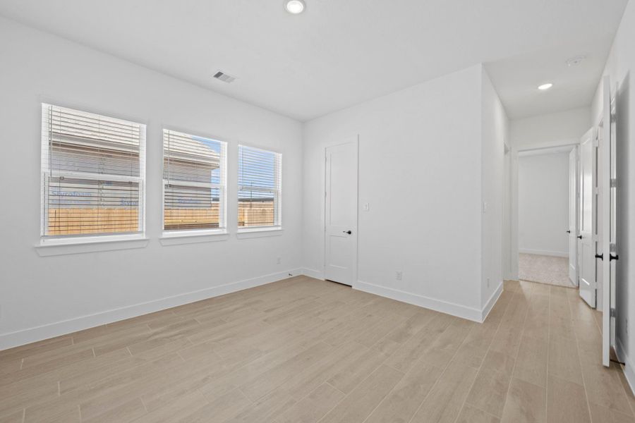 Spacious, unfurnished interior of a new home in Elyson 60's, Katy (Image 32). Spacious, unfurnished interior of a new home in Elyson 60's, Katy (Image 32).