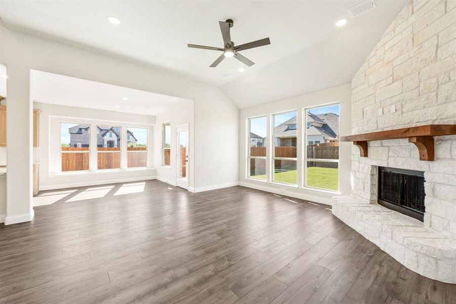 Spacious, unfurnished interior of a new home in Hulen Trails Classic 50, Fort Worth (Image 23). Spacious, unfurnished interior of a new home in Hulen Trails Classic 50, Fort Worth (Image 23).