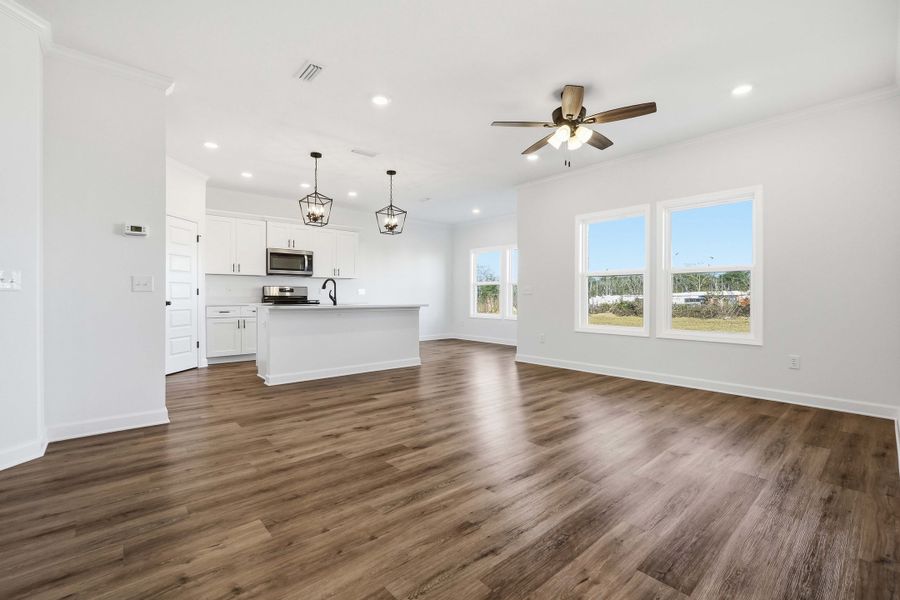 Spacious, unfurnished interior of a new home in Southern Day Chateau, Baker (Image 20).