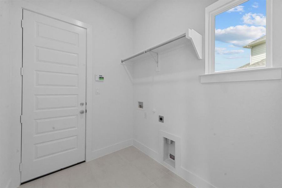 Spacious, unfurnished interior of a new home in , Frisco (Image 20). Spacious, unfurnished interior of a new home in , Frisco (Image 20).