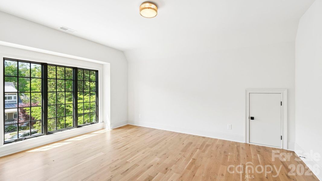 Spacious, unfurnished interior of a new home in , Charlotte (Image 22).