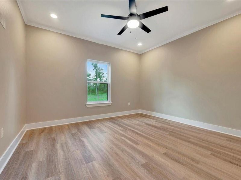 Spacious, unfurnished interior of a new home in , Diboll (Image 31).