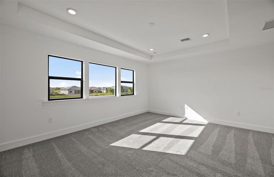 Spacious, unfurnished interior of a new home in , Bradenton (Image 32).
