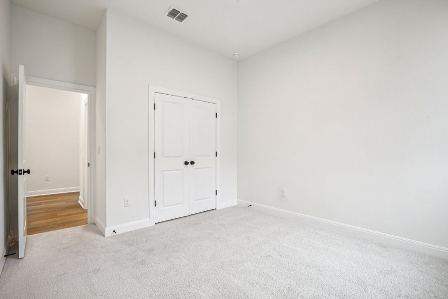 28 web or mls Treadwell Ln S2511 028