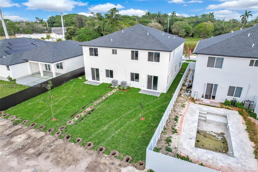 Exterior details and patio area of a home in , Miami (Image 27).