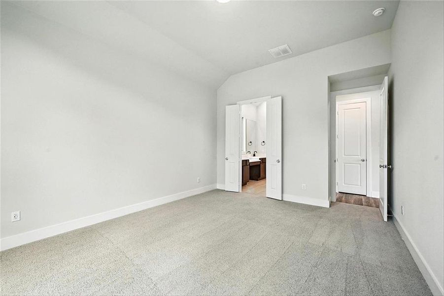 Spacious, unfurnished interior of a new home in Gateway Village - The Reserve: 50ft. lots, Denison (Image 17). Spacious, unfurnished interior of a new home in Gateway Village - The Reserve: 50ft. lots, Denison (Image 17).