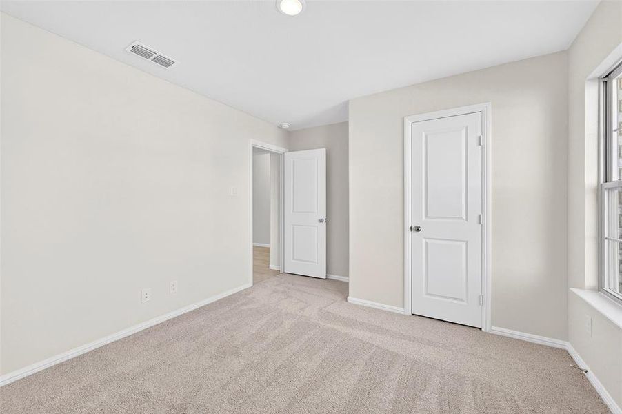 Spacious, unfurnished interior of a new home in Verandah, Royse City (Image 37).