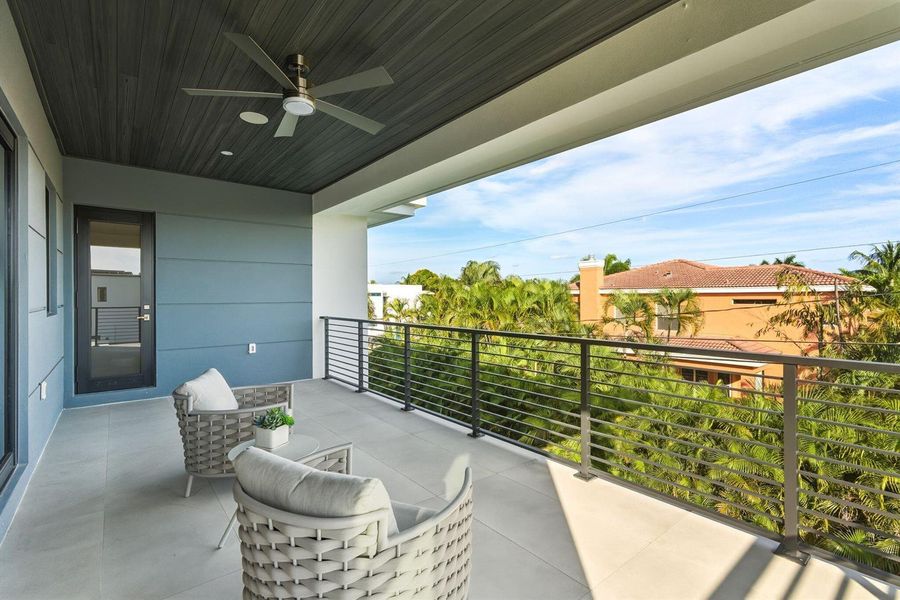 1050 NE 3rd Ave Boca Raton FL-88