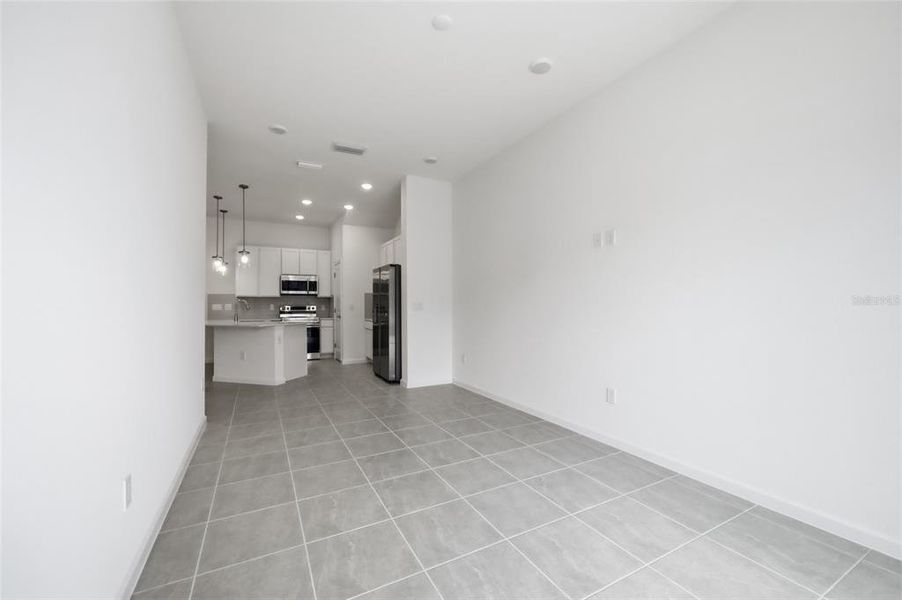 Spacious, unfurnished interior of a new home in Paradiso Grande Resort, Orlando (Image 35).