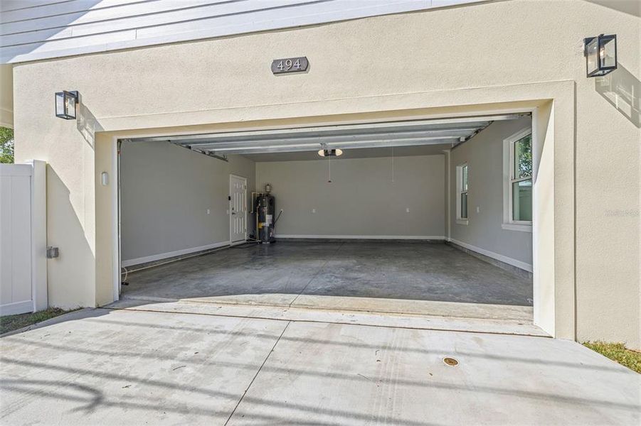 Exterior details and patio area of a home in , St. Petersburg (Image 3).