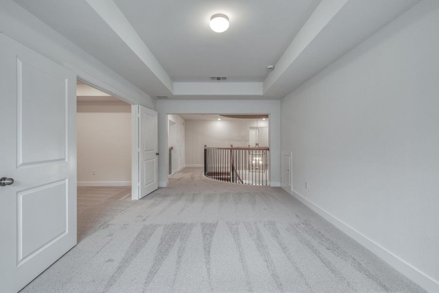 Spacious, unfurnished interior of a new home in Santa Rita Ranch - 60', Liberty Hill (Image 20). Spacious, unfurnished interior of a new home in Santa Rita Ranch - 60', Liberty Hill (Image 20).