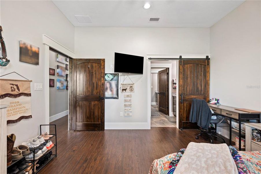 Furnished interior view inside a new home in , Lakeland (Image 6).