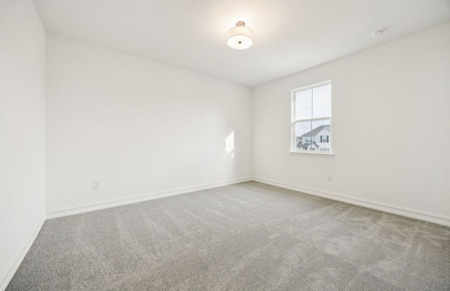Representative unfurnished interior of a home built from the Ferris by Pulte Homes in Highland Lakes, McKinney (Image 18).