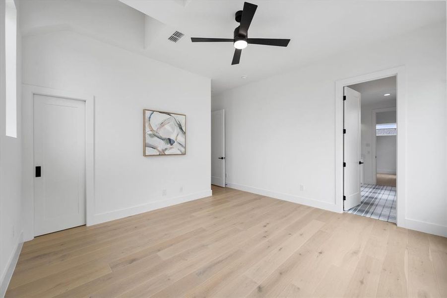Spacious, unfurnished interior of a new home in , Roanoke (Image 26).