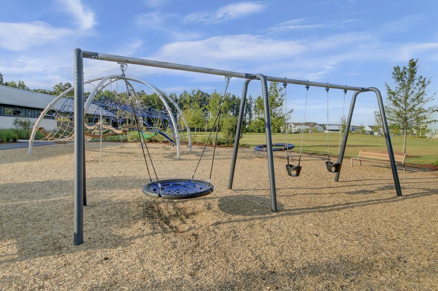 Community amenities in , Summerville (Image 42).