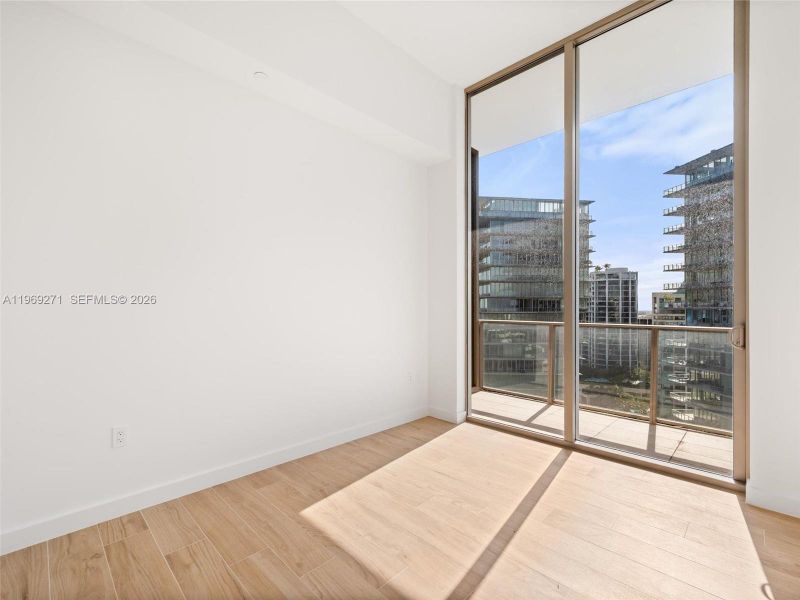 Spacious, unfurnished interior of a new home in Mr. C Residences, Miami (Image 20).
