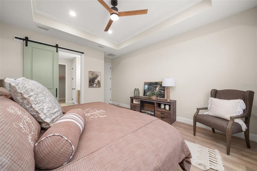 Furnished interior view inside a new home in , Sebring (Image 39).