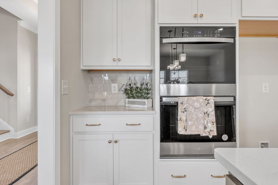 Representative furnished interior of a home built from the Ridgeland II by Regent Homes in Marlon's Creek, Spring Hill (Image 16).