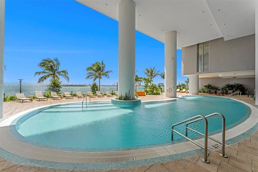 Community amenities in , Miami (Image 38).