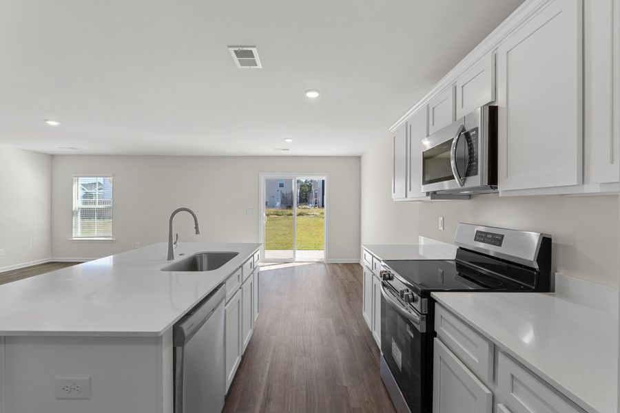 Representative furnished interior of a home built from the Birch A by McGuinn Homes in Reserves at Mill Creek, Columbia (Image 18).