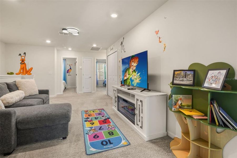 Furnished interior view inside a new home in , Clermont (Image 33).
