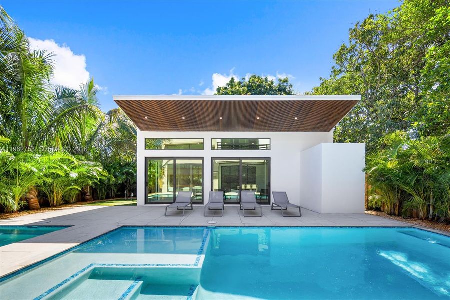 Exterior details and patio area of a home in , Miami (Image 52).