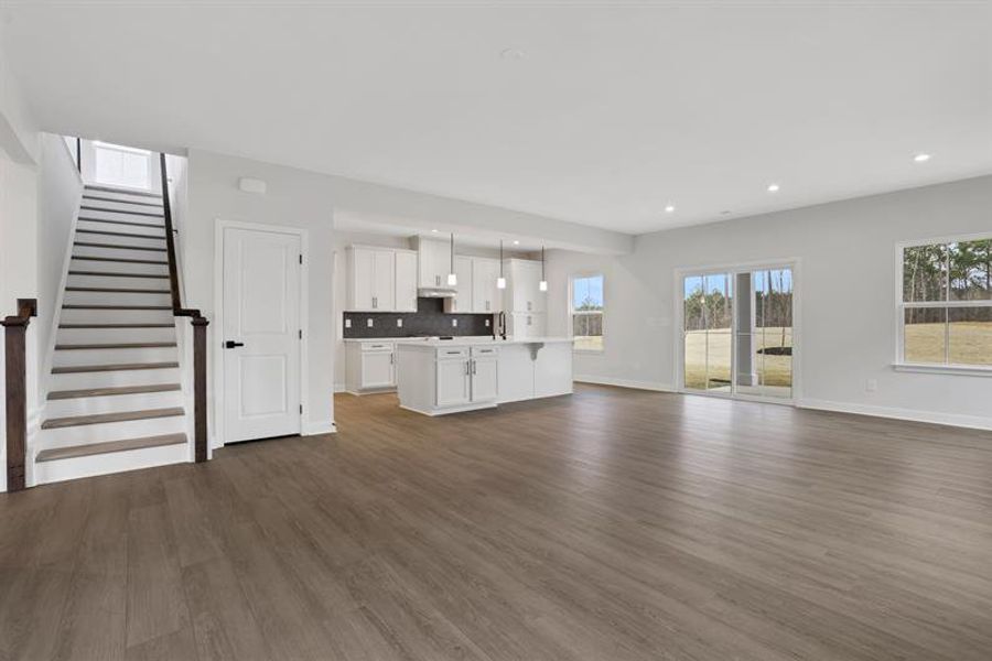 Spacious, unfurnished interior of a new home in Crystal Falls, Dawsonville (Image 24).