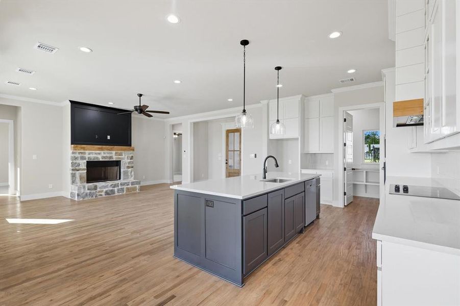 Furnished interior view inside a new home in , Venus (Image 7). Furnished interior view inside a new home in , Venus (Image 7).