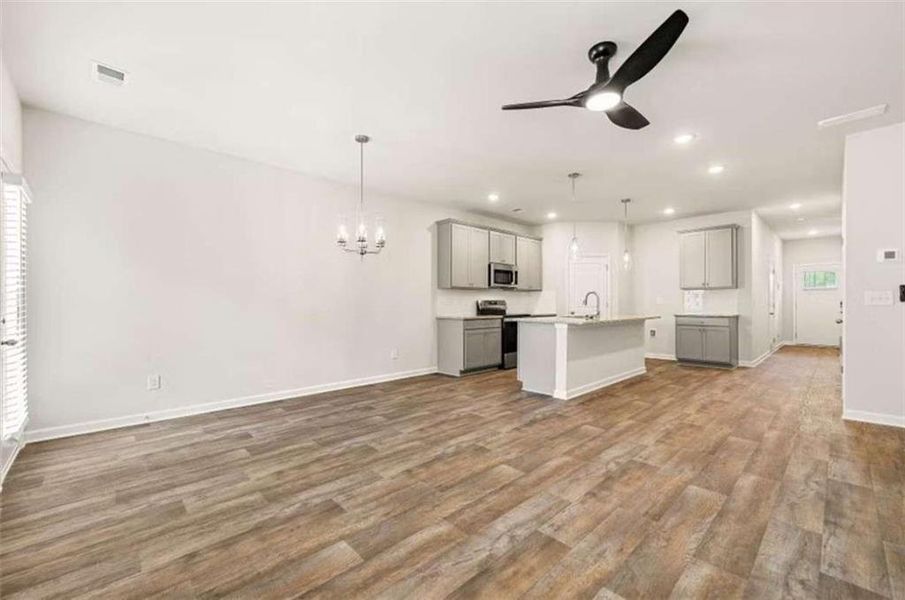 Spacious, unfurnished interior of a new home in Carolina, Palmetto (Image 12).