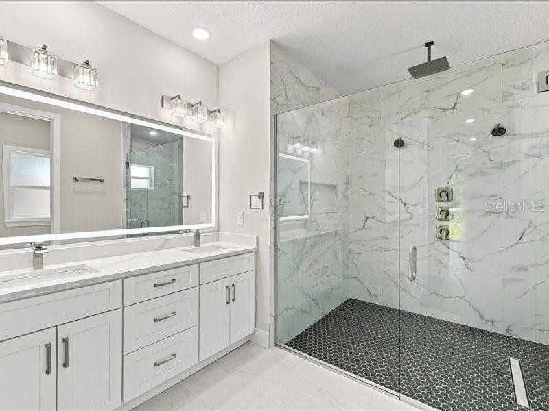 Furnished interior view inside a new home in , Winter Haven (Image 17).