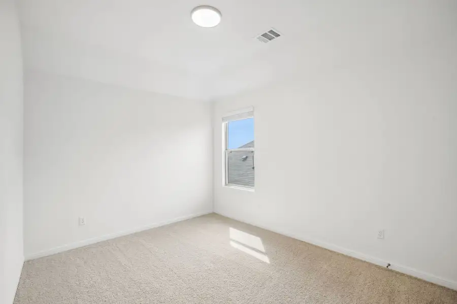 Spacious, unfurnished interior of a new home in Trinity Ranch, Elgin (Image 38).