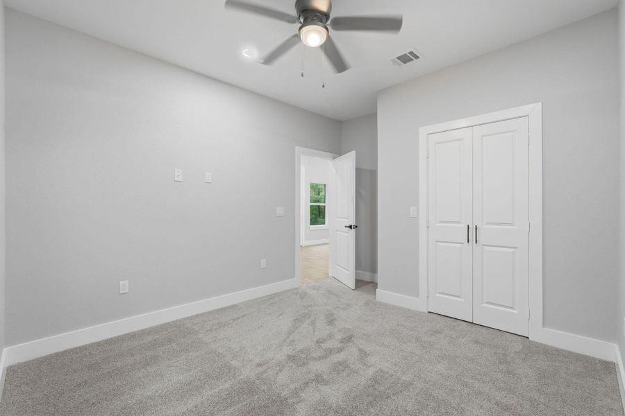 Spacious, unfurnished interior of a new home in , Willis (Image 16).