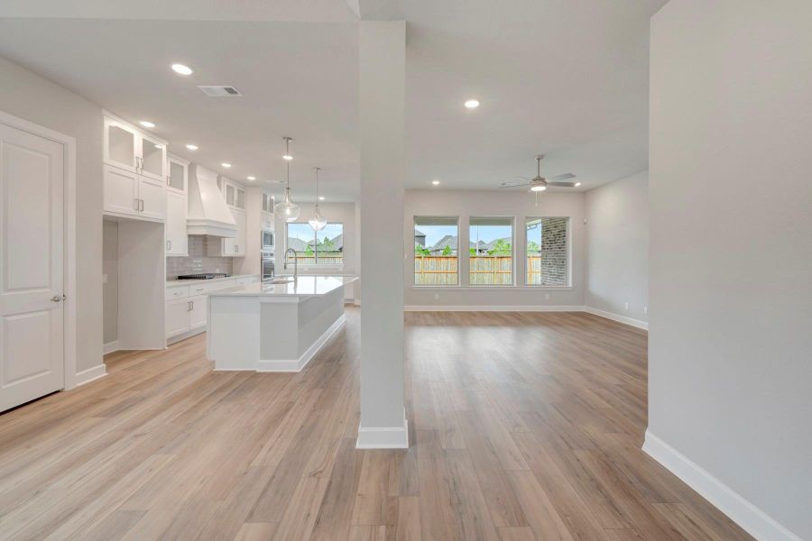 Spacious, unfurnished interior of a new home in Grand Central Park 55' Homesites, Conroe (Image 18). Spacious, unfurnished interior of a new home in Grand Central Park 55' Homesites, Conroe (Image 18).