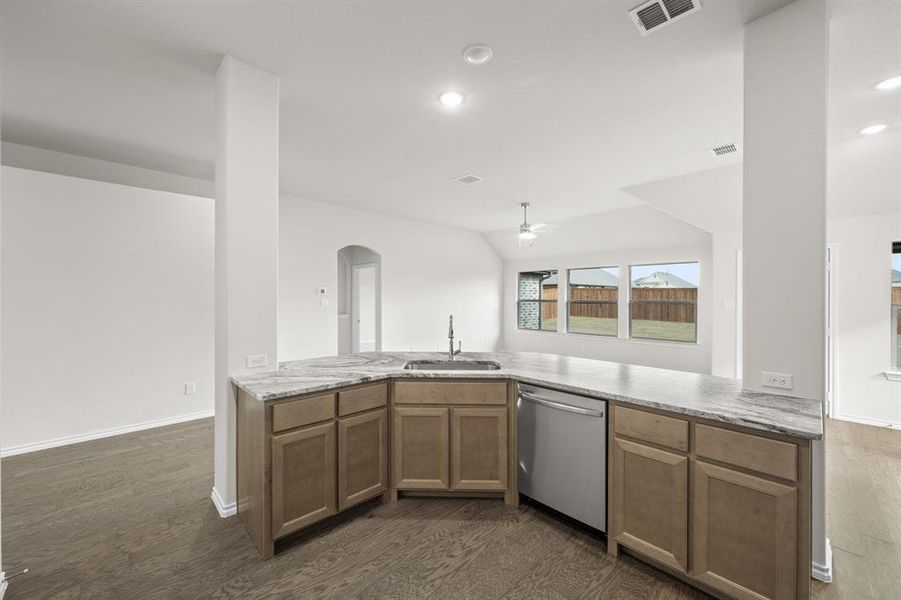 7716 Oakmeade- Kitchen-3