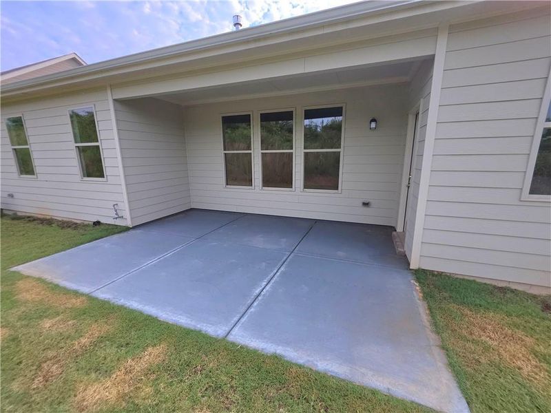 Exterior details and patio area of a home in Hellen Valley, Braselton (Image 3).