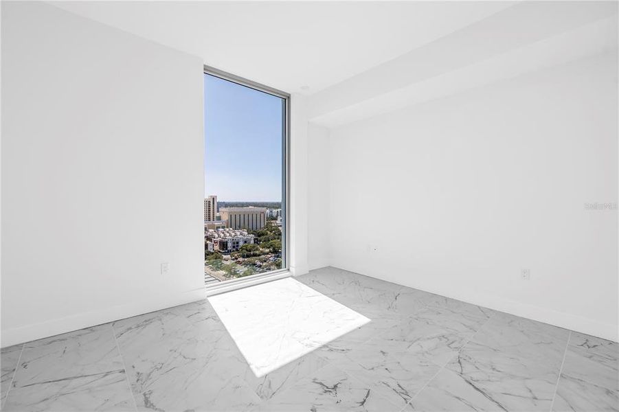 Spacious, unfurnished interior of a new home in , St. Petersburg (Image 18).