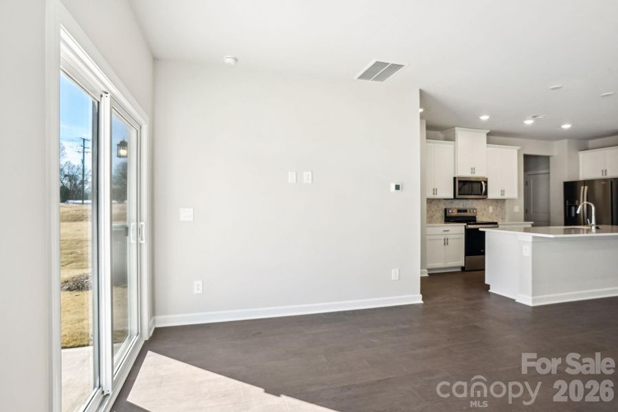 Photo is not of the actual home, but is an inspirational photo of builder’s model home and may depict options, furnishings, and/or decorator features that are not included Photo is not of the actual home, but is an inspirational photo of builder’s model home and may depict options, furnishings, and/or decorator features that are not included