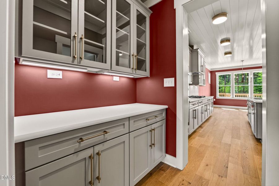 19-web-or-mls-12601 Burgess -19