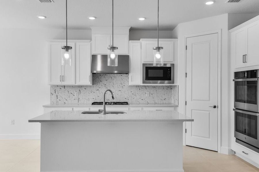 Furnished interior view inside a new home in Ardisia Park, New Smyrna Beach (Image 5).