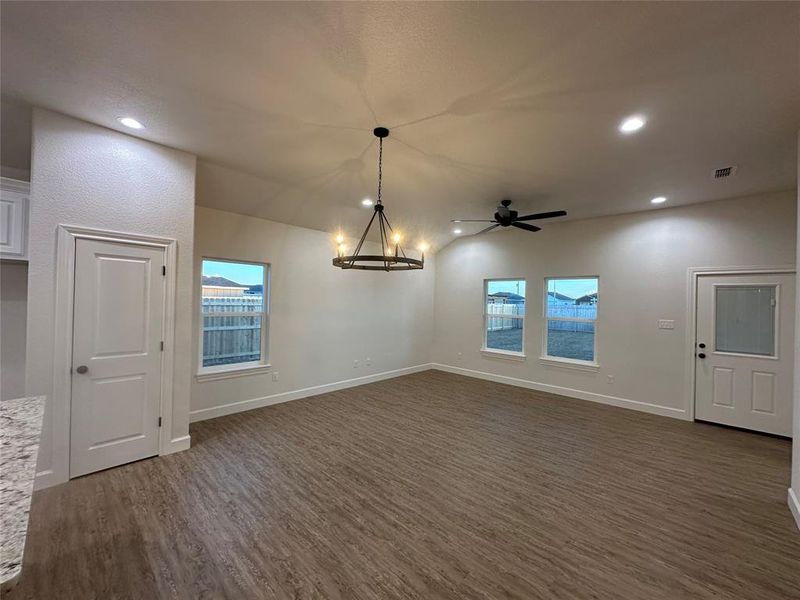 Spacious, unfurnished interior of a new home in , Abilene (Image 10).